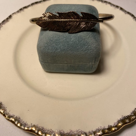 COPY - 💛 Last one!  Beautiful gold ish tone feather bangle. - Picture 3 of 7